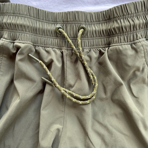 Champion Women's (S) Sport Soft Woven Graphic Pant Cargo Olive - Picture 8 of 8